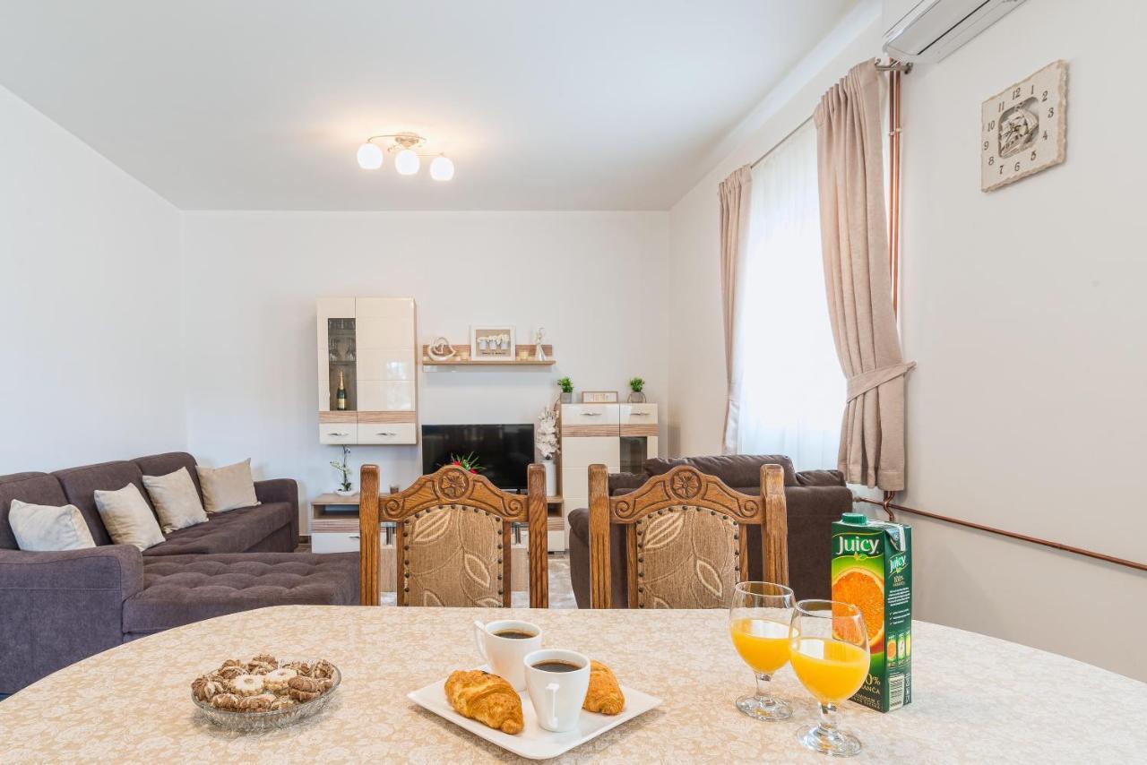 Apartman Tea Privlaka  Exteriér fotografie